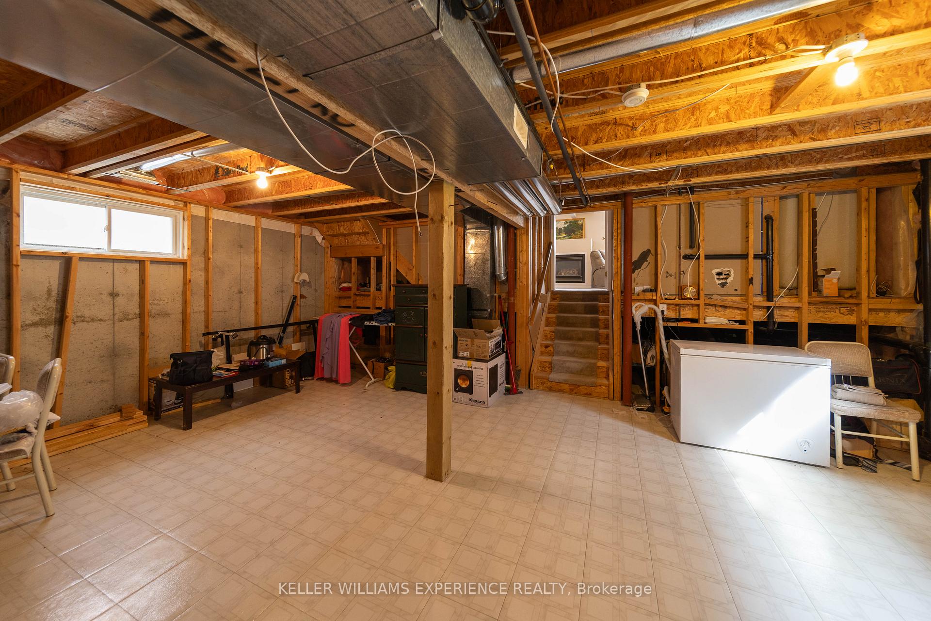 Photo 20 of 32 Lucas Avenue, Barrie, Holly — HOMEH
