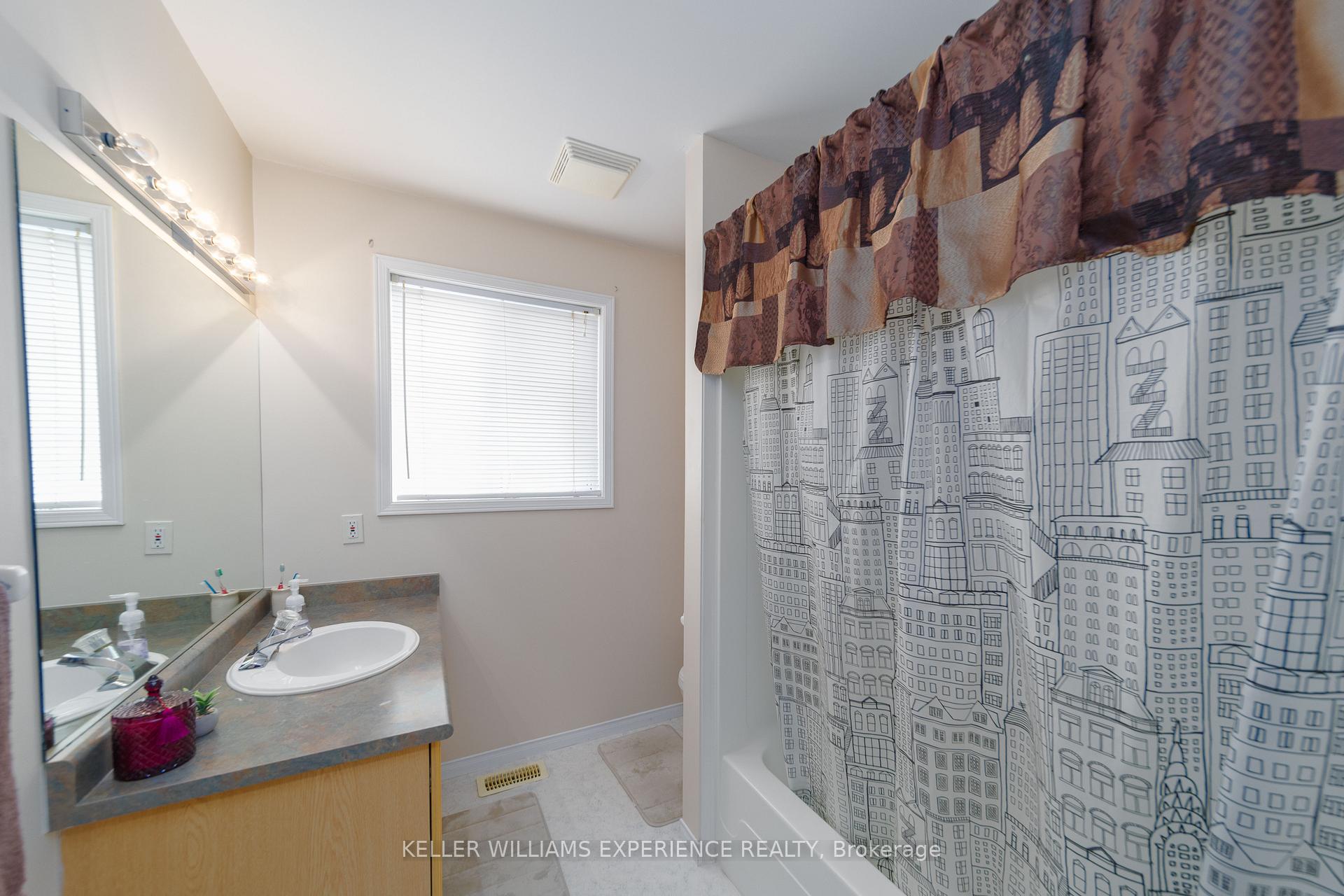 Photo 23 of 32 Lucas Avenue, Barrie, Holly — HOMEH