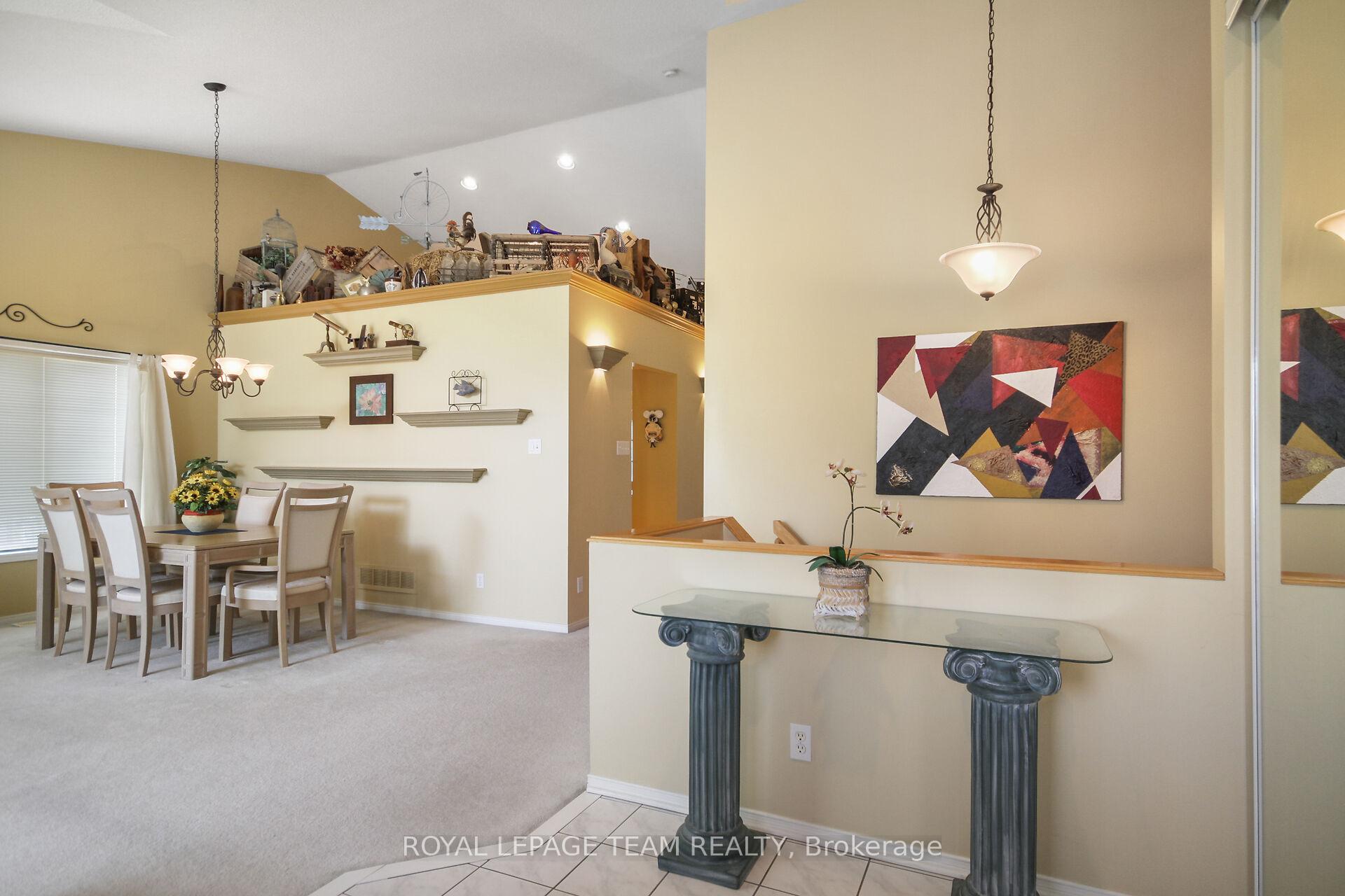 Photo 3 of 21 Windchime Crescent, Ottawa, Barrhaven East — HOMEH