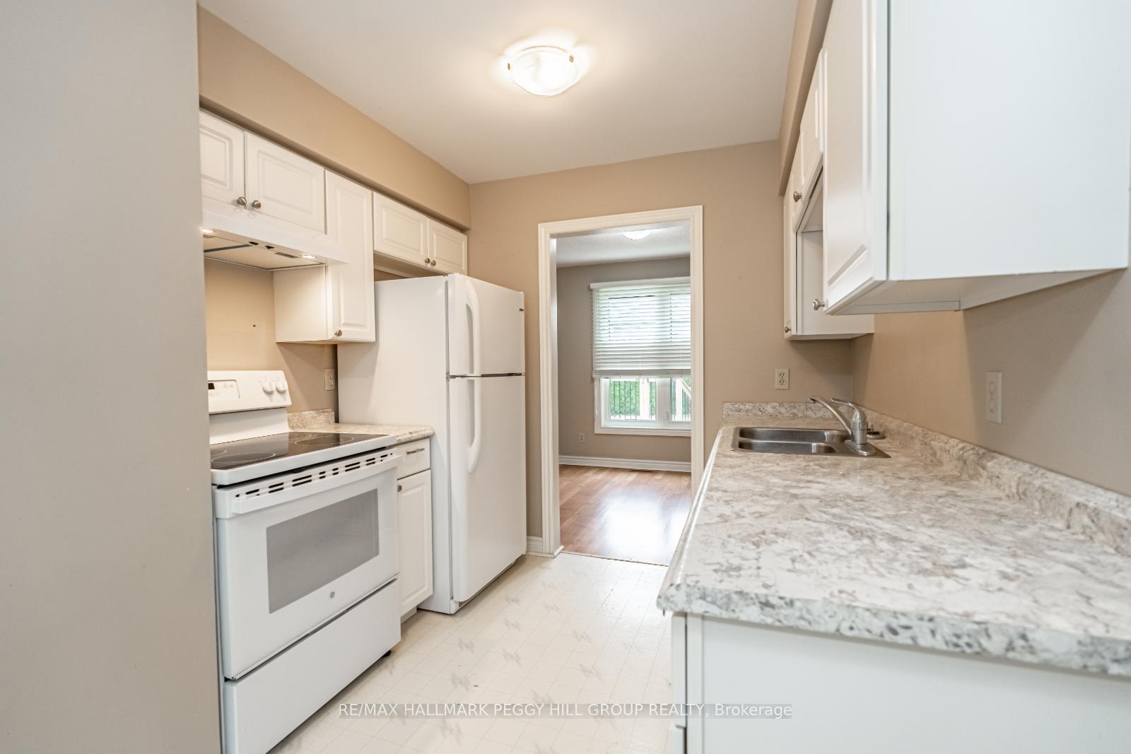 Photo 2 of 69 Delaney Crescent, Barrie, Northwest — HOMEH