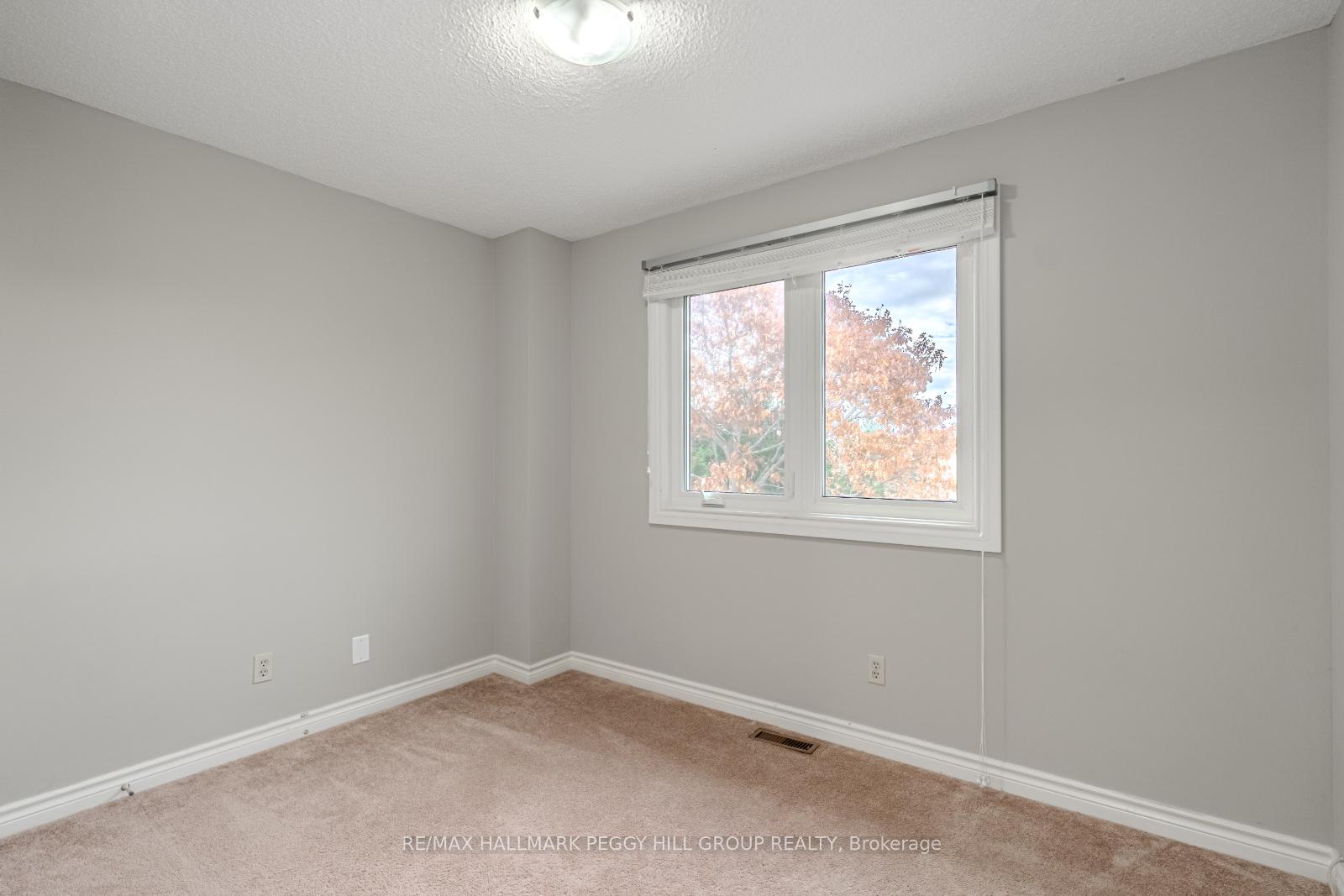 Photo 8 of 69 Delaney Crescent, Barrie, Northwest — HOMEH