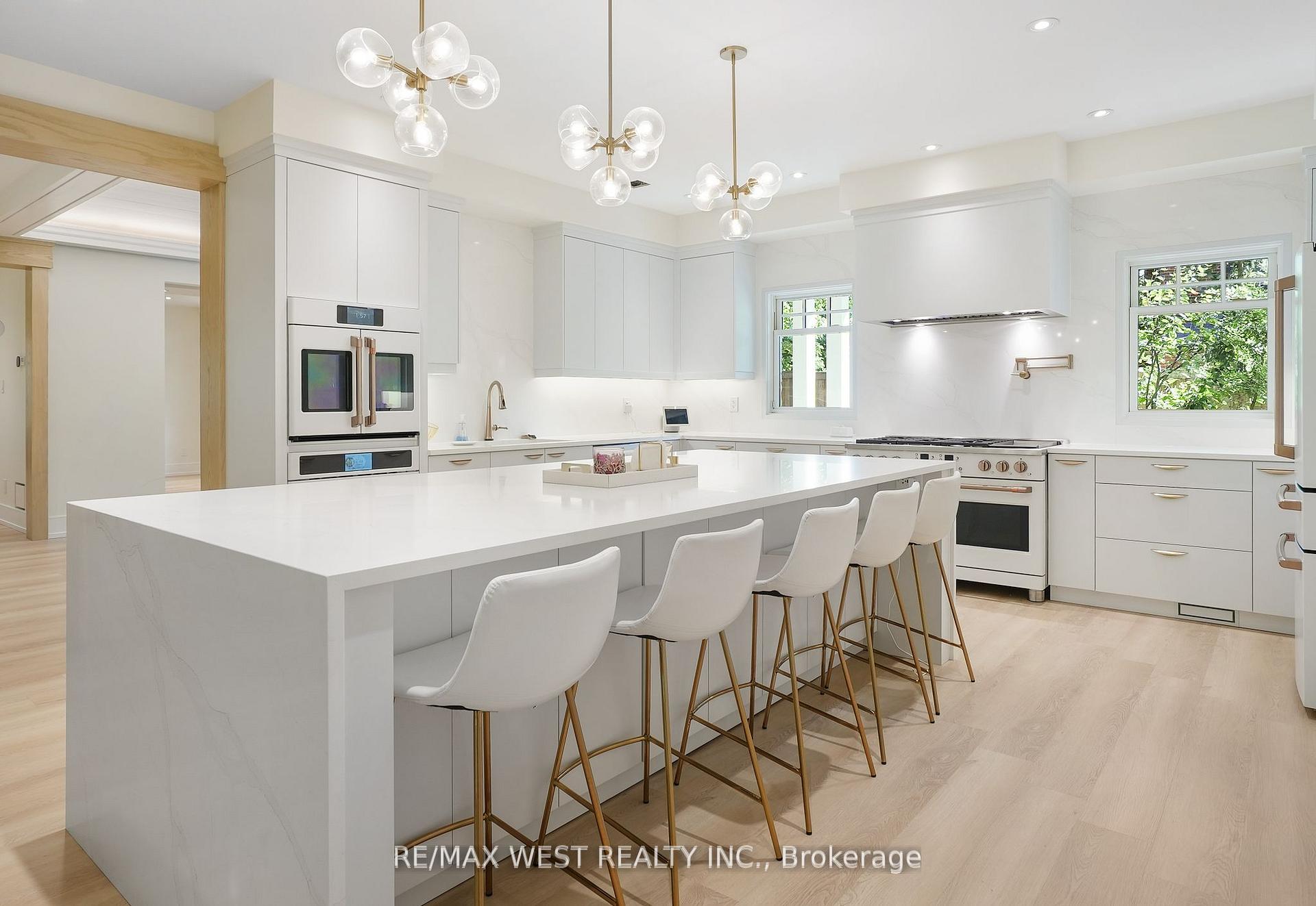 Photo 3 of 139 Mulcaster Street, Barrie, City Centre — HOMEH