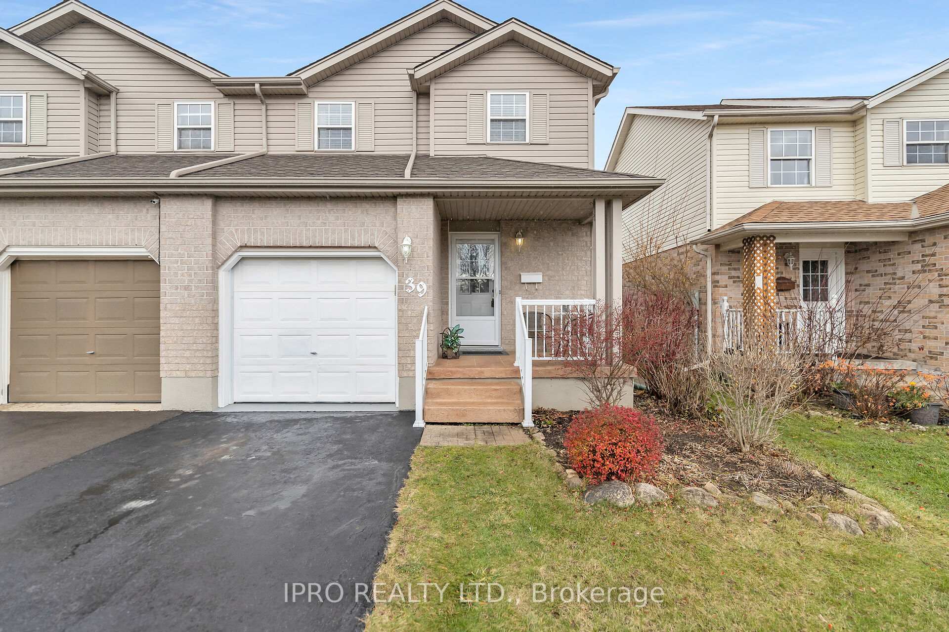 Photo 1 of 39 Raspberry Lane, Guelph, Grange Road — HOMEH