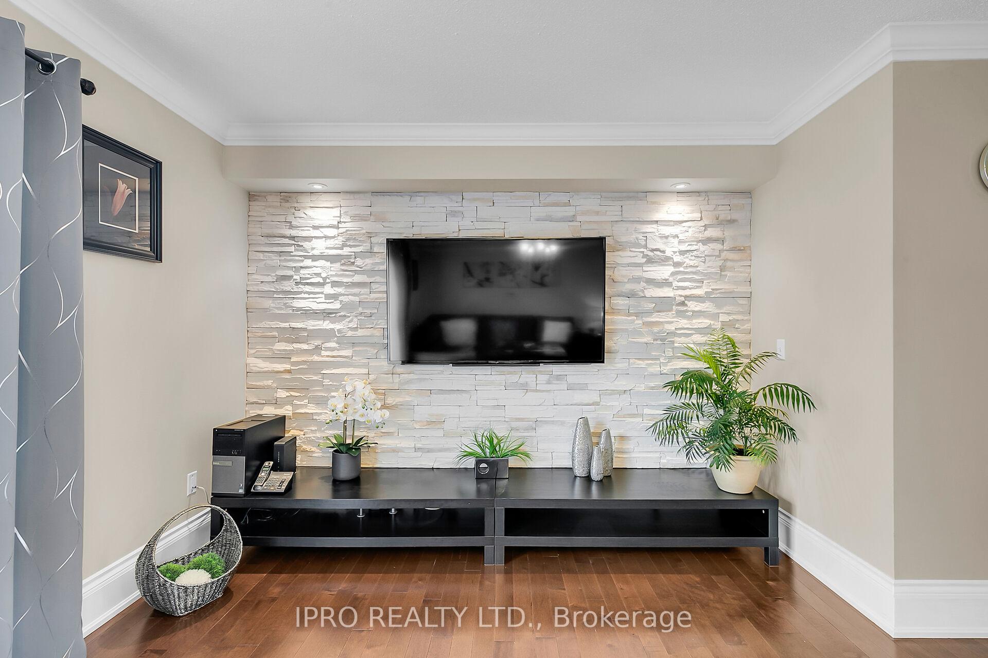 Photo 14 of 39 Raspberry Lane, Guelph, Grange Road — HOMEH