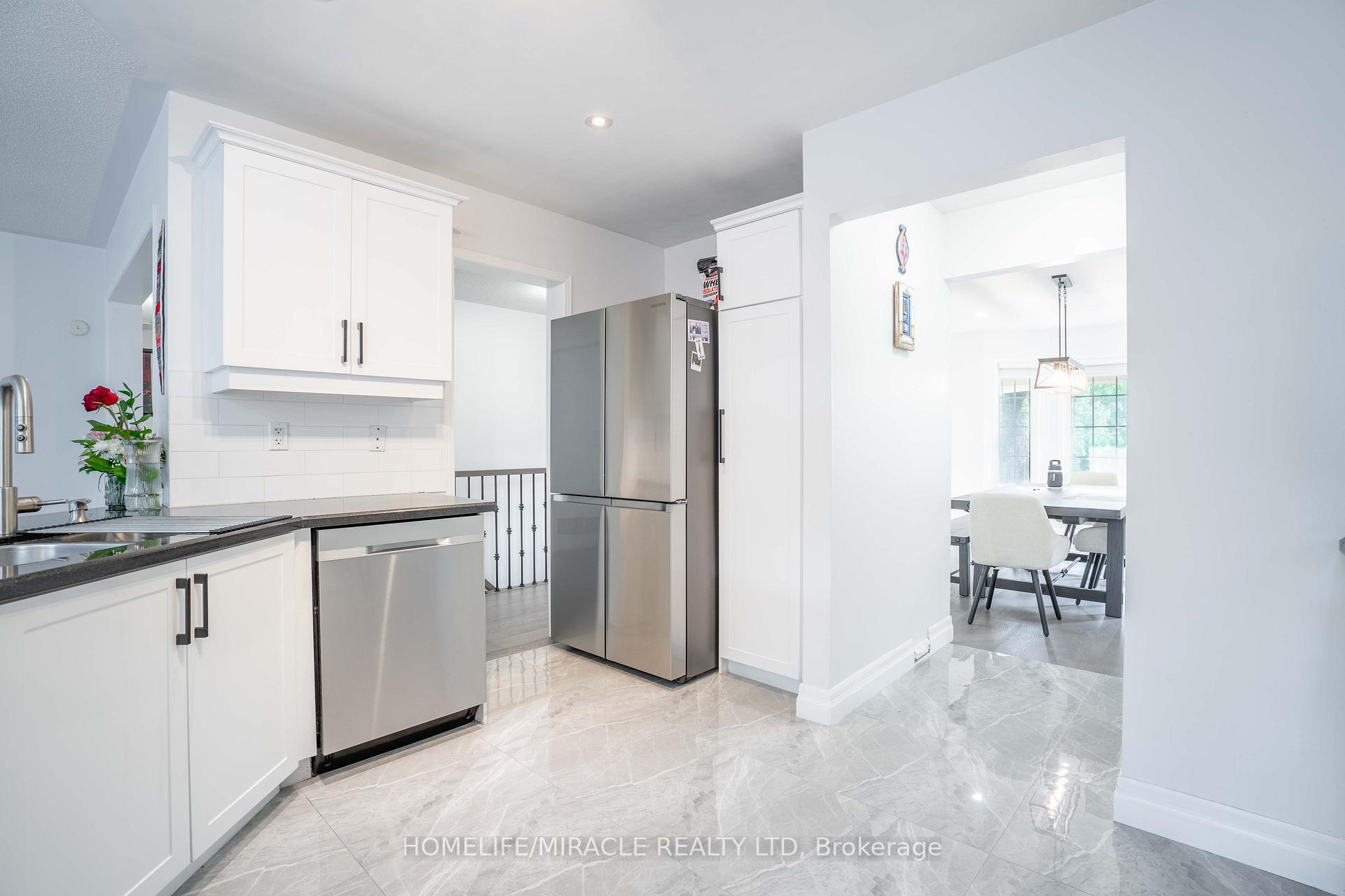 Photo 10 of 76 Jennings Drive N, Clarington, Bowmanville — HOMEH