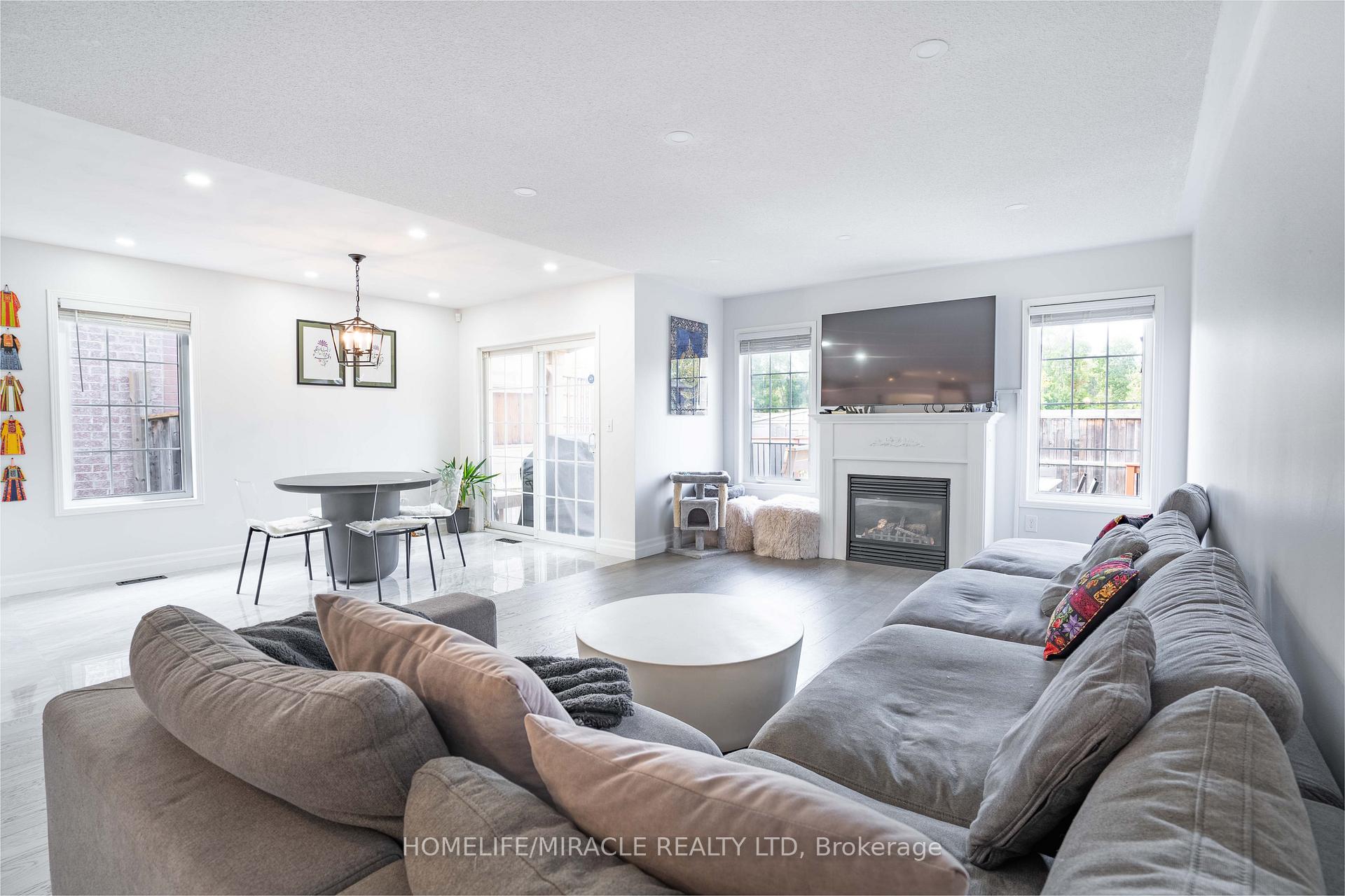 Photo 14 of 76 Jennings Drive N, Clarington, Bowmanville — HOMEH