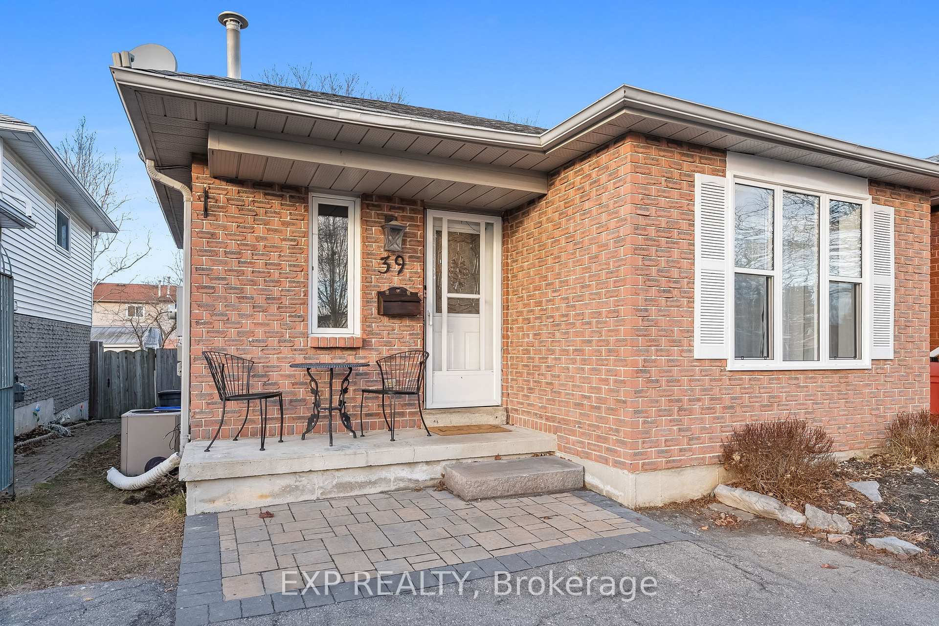 Photo 2 of 39 Inglis Avenue, Clarington, Courtice — HOMEH