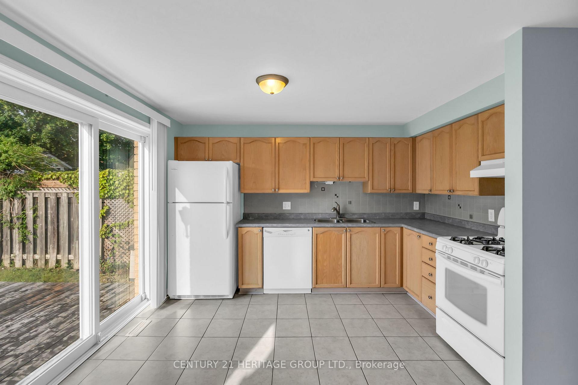 Photo 11 of 10 Clute Crescent, Barrie, Holly — HOMEH