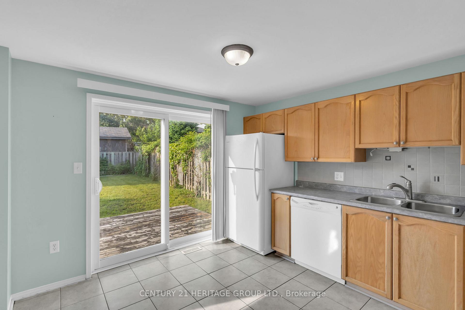 Photo 13 of 10 Clute Crescent, Barrie, Holly — HOMEH
