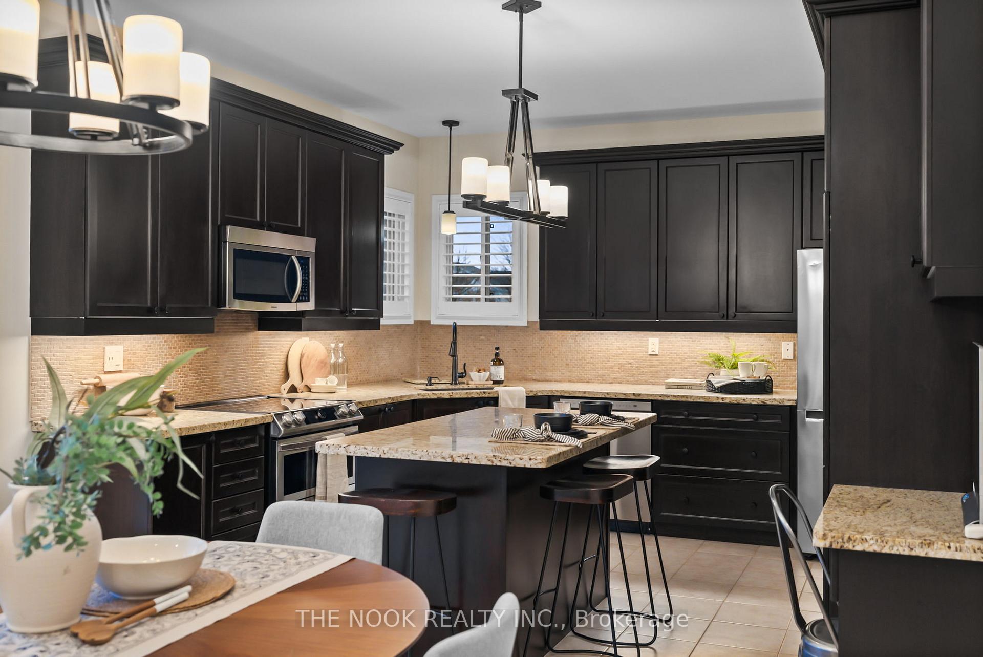 Photo 8 of 39 Colville Avenue, Clarington, Bowmanville — HOMEH