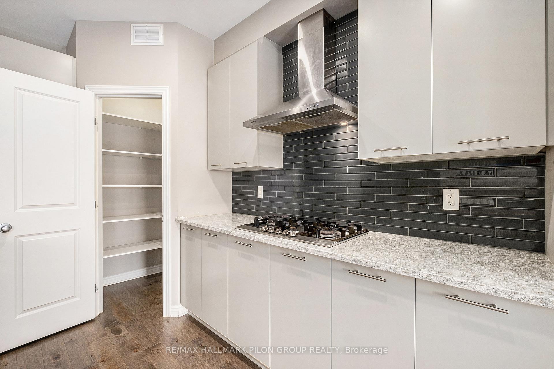 Photo 3 of 262 Brambling Way, Ottawa, Barrhaven - Half Moon Bay — HOMEH