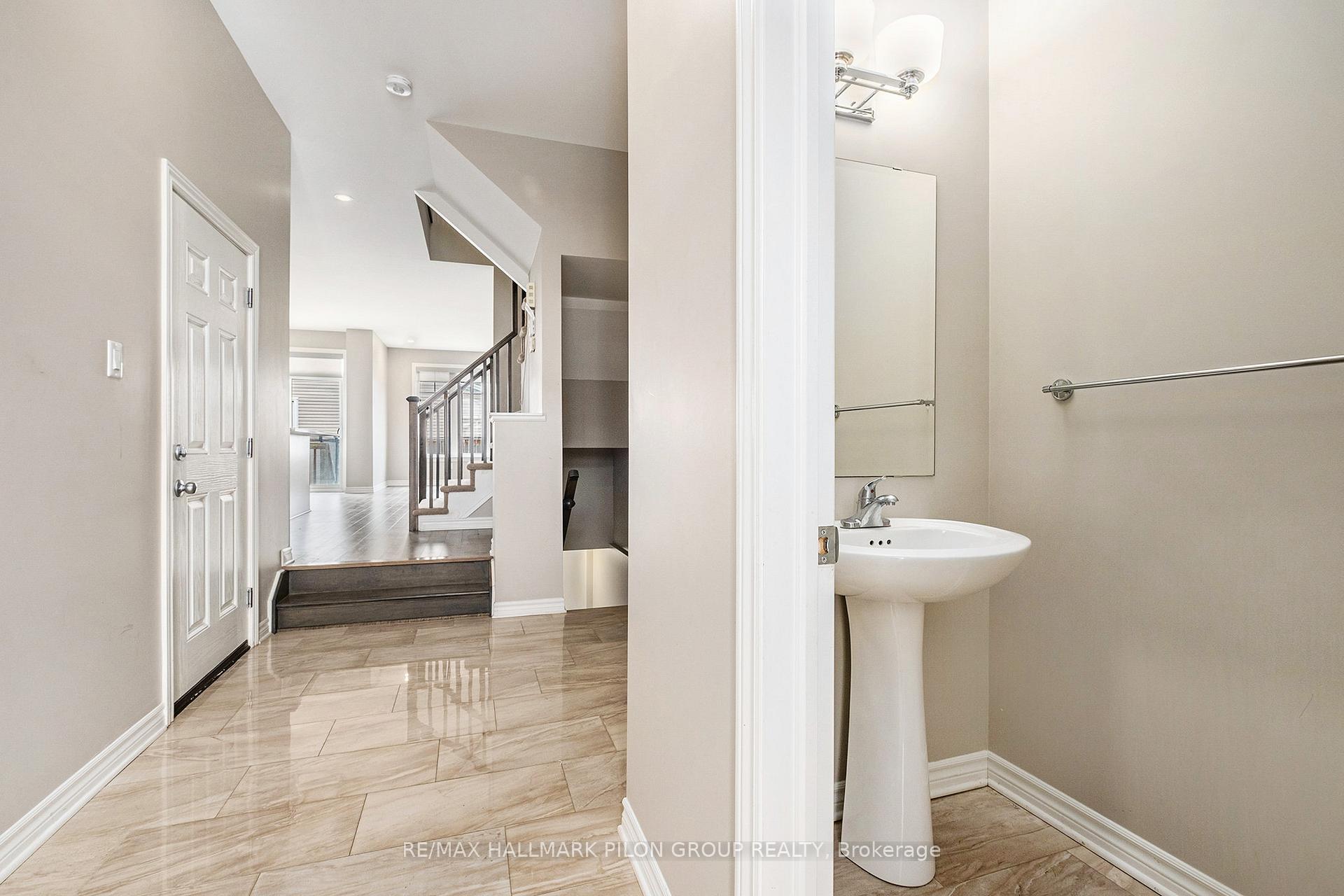 Photo 8 of 262 Brambling Way, Ottawa, Barrhaven - Half Moon Bay — HOMEH