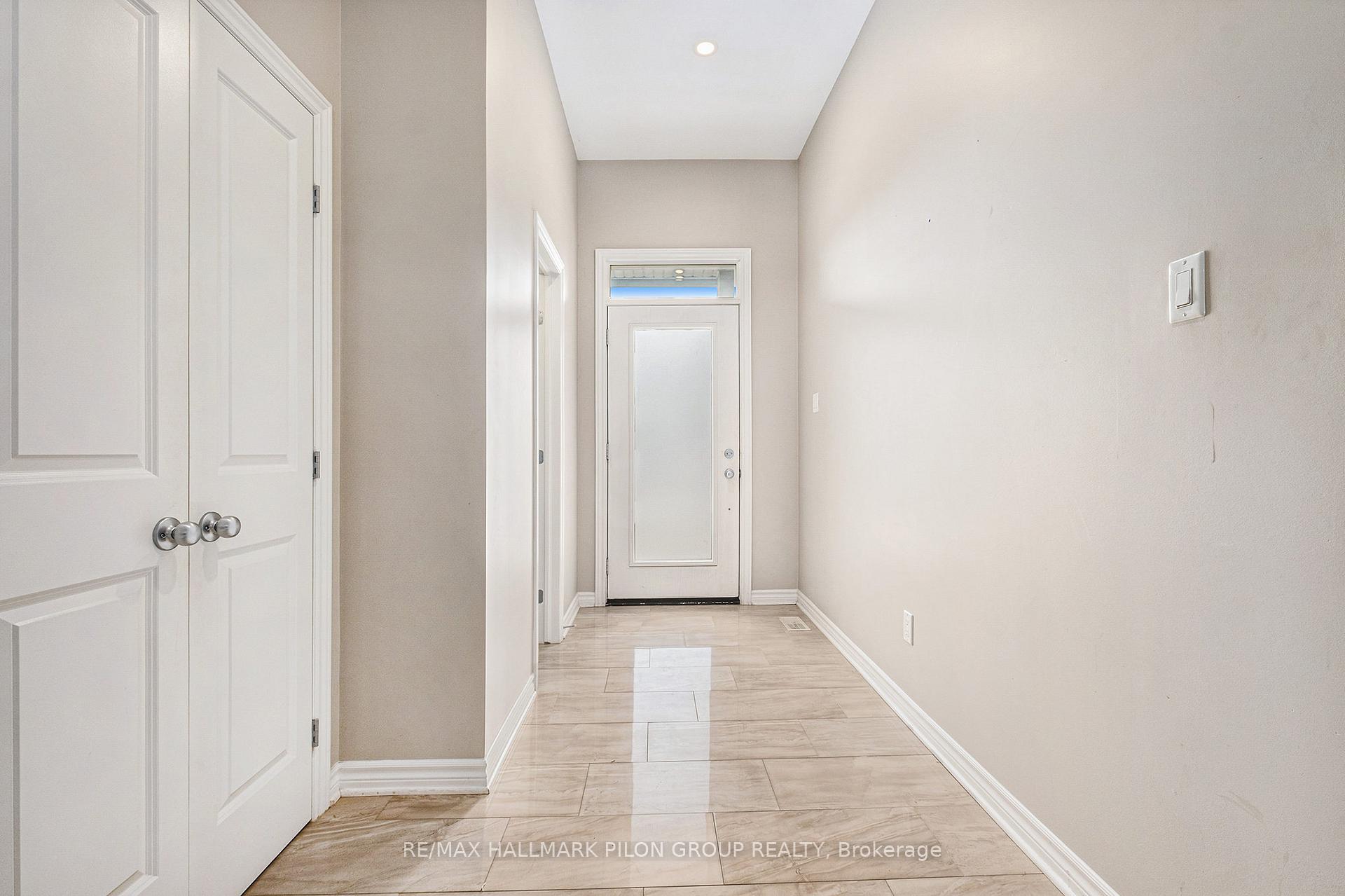 Photo 9 of 262 Brambling Way, Ottawa, Barrhaven - Half Moon Bay — HOMEH