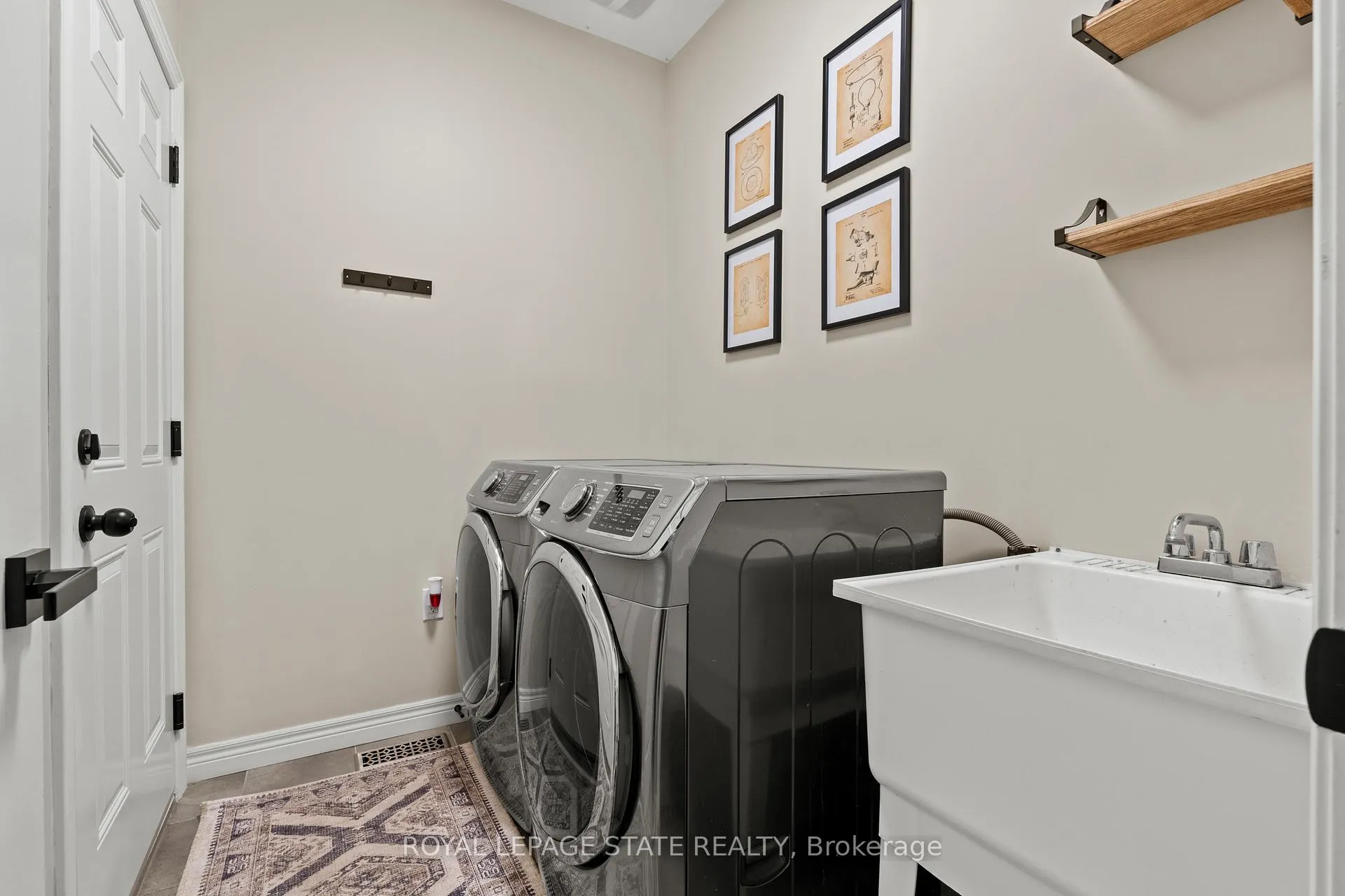 Photo 11 of 35 Islandview Way, Hamilton, Winona Park — HOMEH