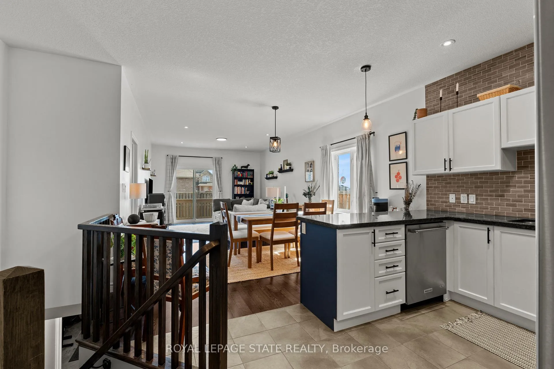 Photo 15 of 35 Islandview Way, Hamilton, Winona Park — HOMEH