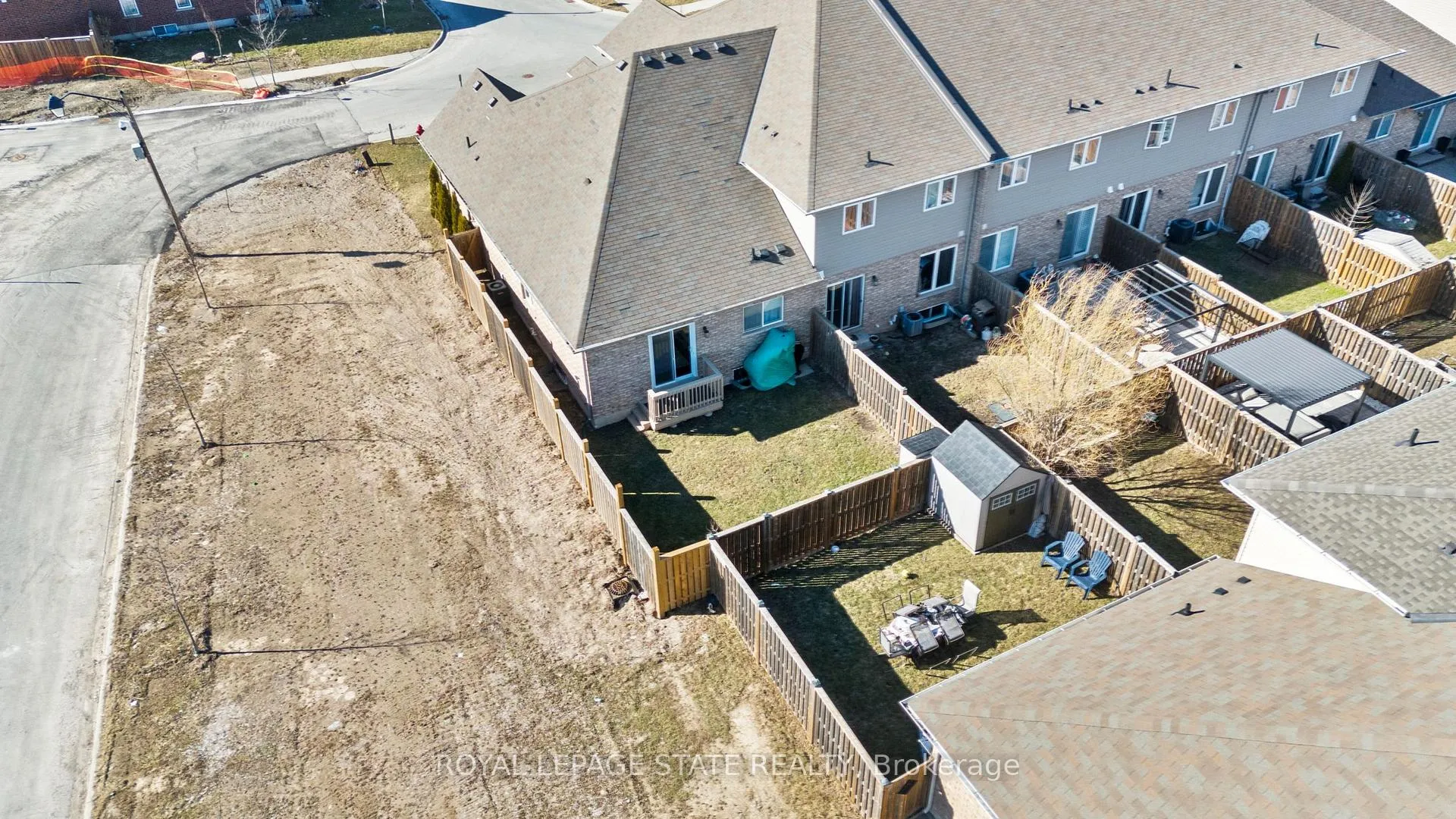 Photo 46 of 35 Islandview Way, Hamilton, Winona Park — HOMEH