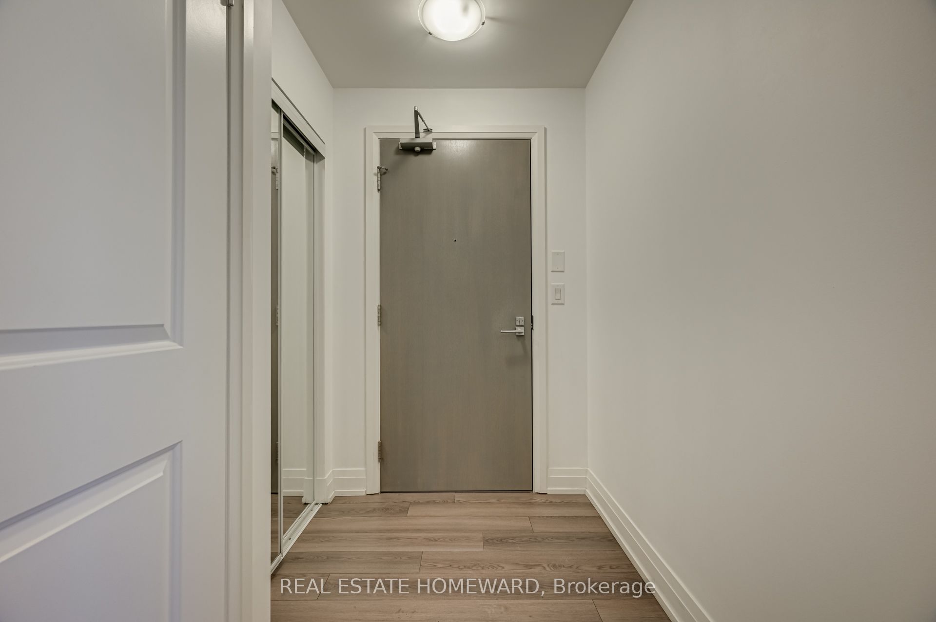 Photo 38 of Unit 402, 7165 Yonge Street, Markham, Thornhill — HOMEH