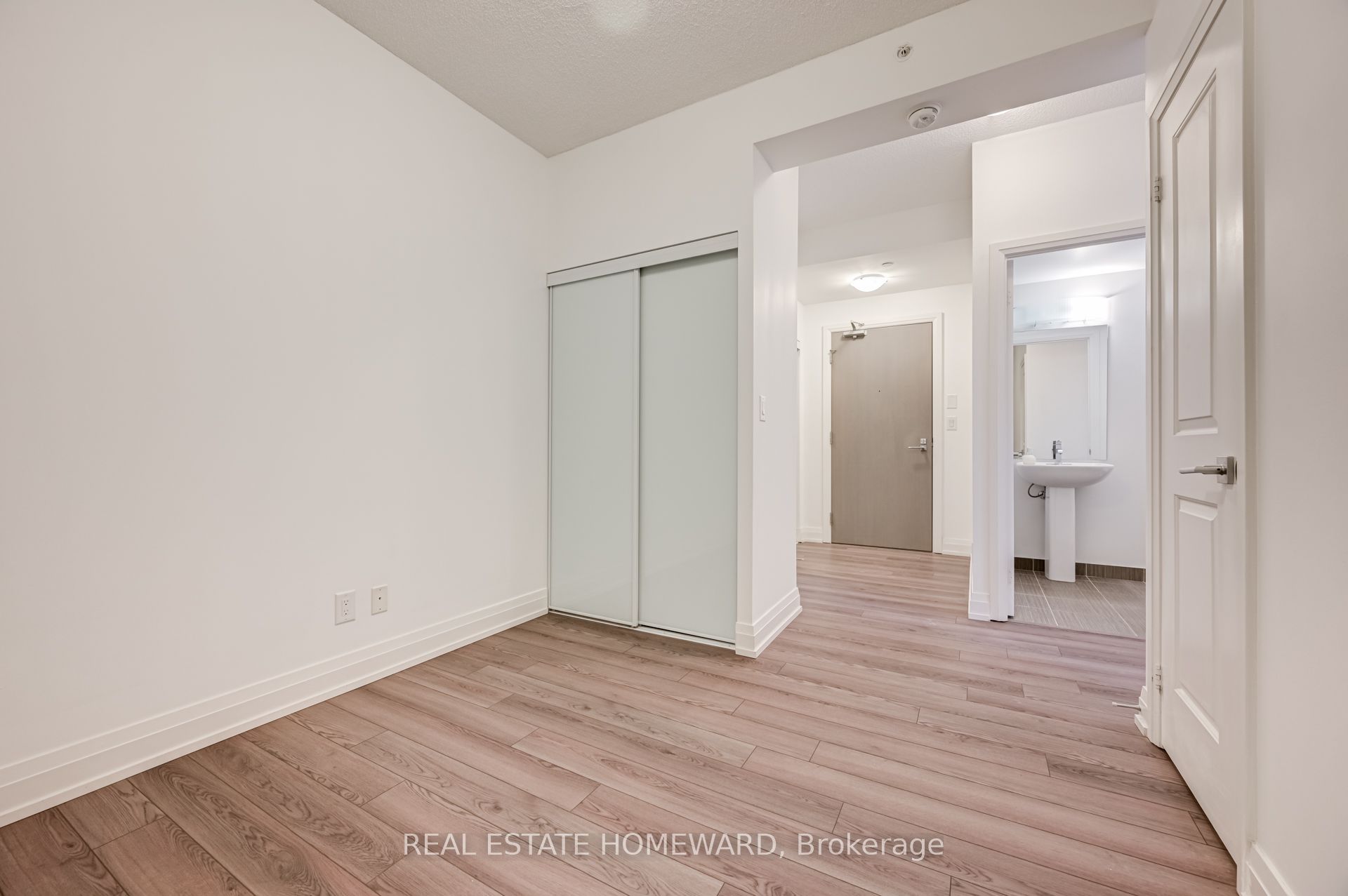 Photo 40 of Unit 402, 7165 Yonge Street, Markham, Thornhill — HOMEH