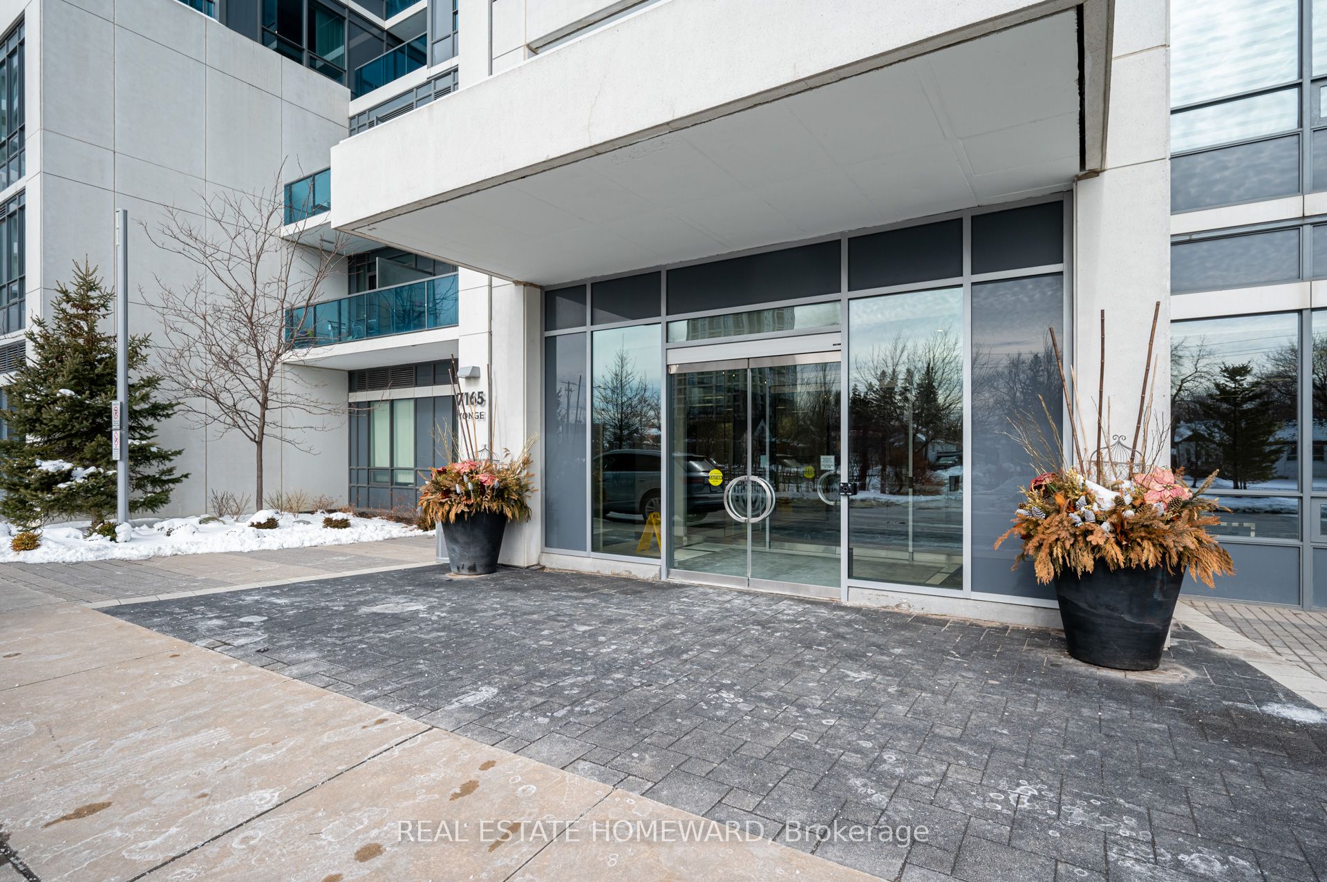Photo 34 of Unit 402, 7165 Yonge Street, Markham, Thornhill — HOMEH
