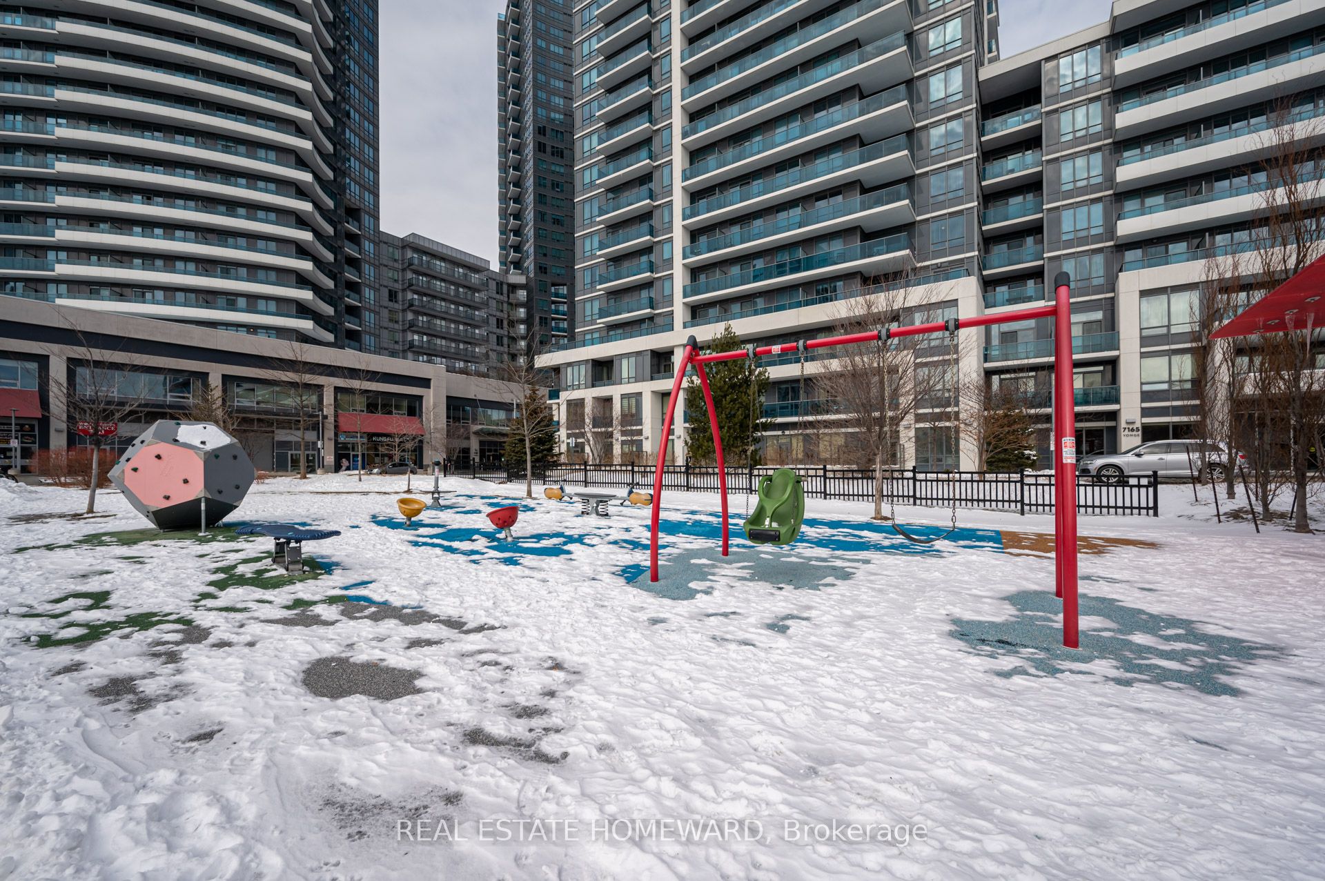 Photo 63 of Unit 402, 7165 Yonge Street, Markham, Thornhill — HOMEH