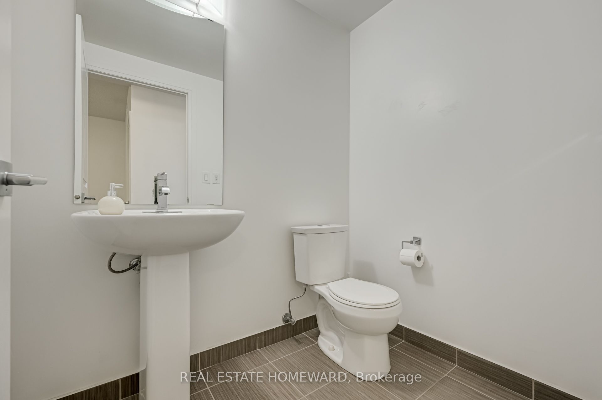 Photo 42 of Unit 402, 7165 Yonge Street, Markham, Thornhill — HOMEH