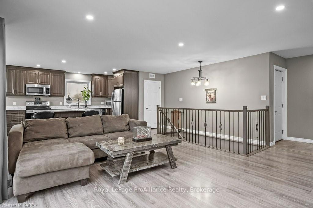 Photo 9 of 4749 Snider Road, Frontenac, Frontenac South — HOMEH