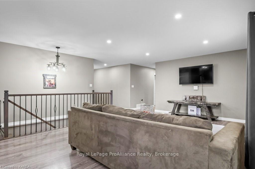 Photo 10 of 4749 Snider Road, Frontenac, Frontenac South — HOMEH