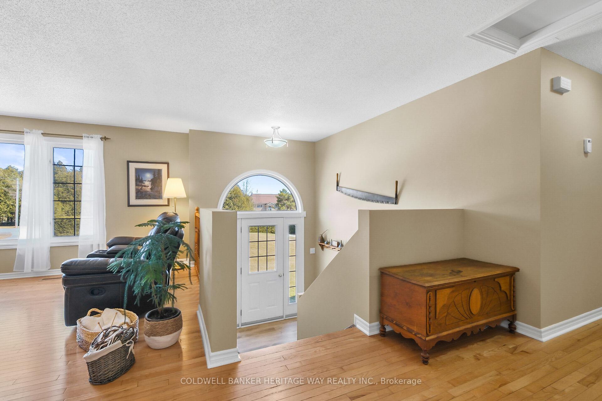 Photo 4 of 153 Windmill Crescent, Beckwith, Beckwith Twp — HOMEH