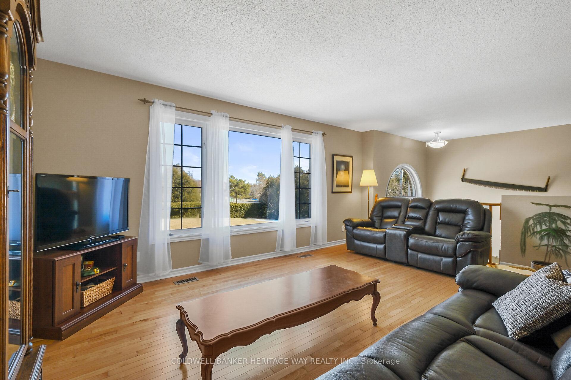 Photo 6 of 153 Windmill Crescent, Beckwith, Beckwith Twp — HOMEH