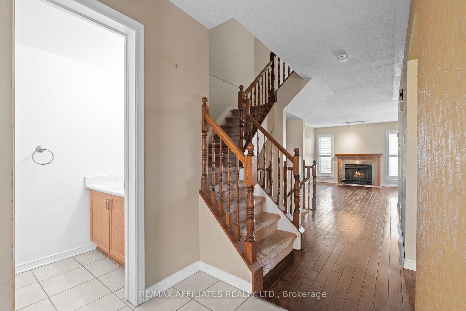 Photo 4 of 49 Markland Crescent, Ottawa, Barrhaven East — HOMEH
