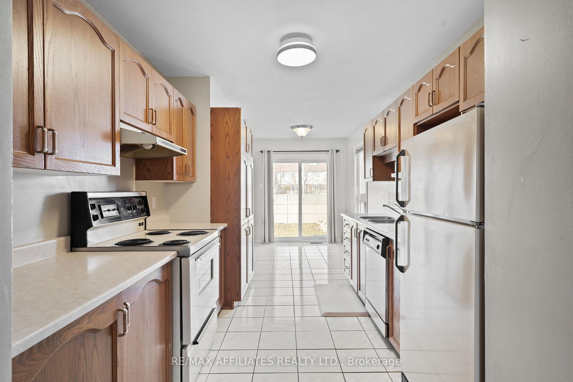 Photo 6 of 49 Markland Crescent, Ottawa, Barrhaven East — HOMEH
