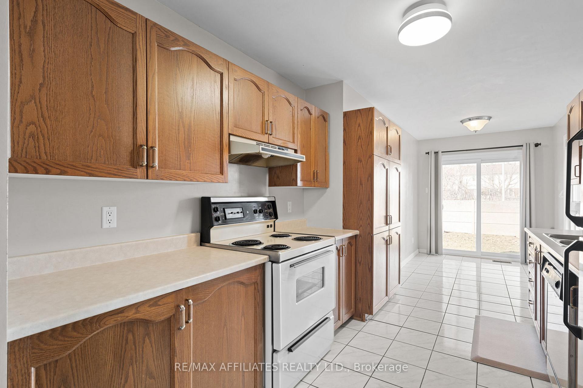 Photo 7 of 49 Markland Crescent, Ottawa, Barrhaven East — HOMEH