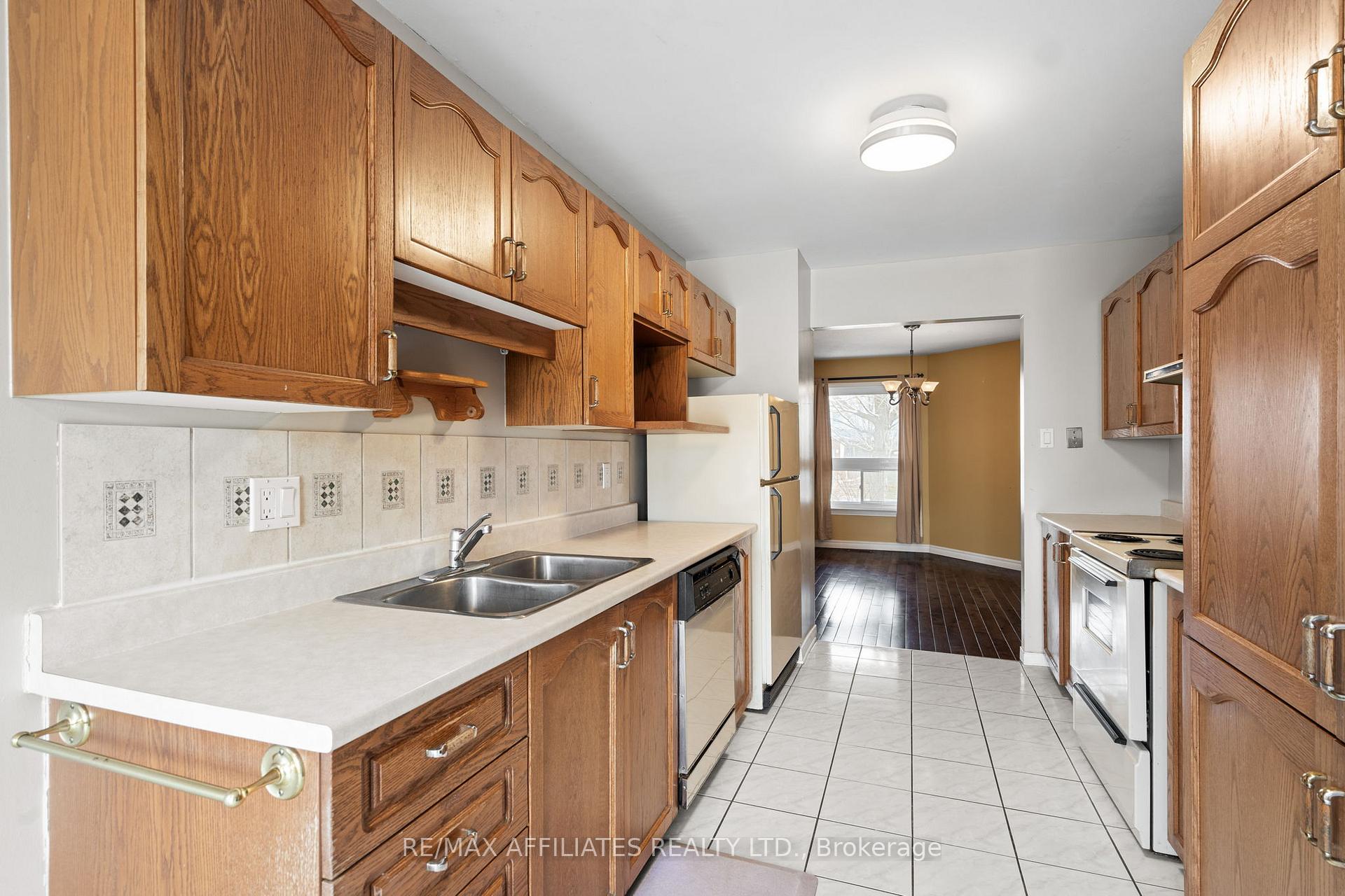 Photo 8 of 49 Markland Crescent, Ottawa, Barrhaven East — HOMEH