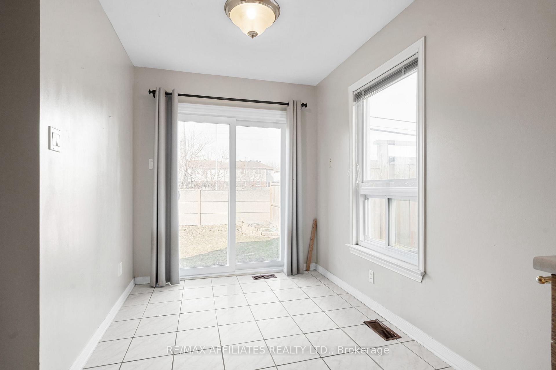 Photo 9 of 49 Markland Crescent, Ottawa, Barrhaven East — HOMEH