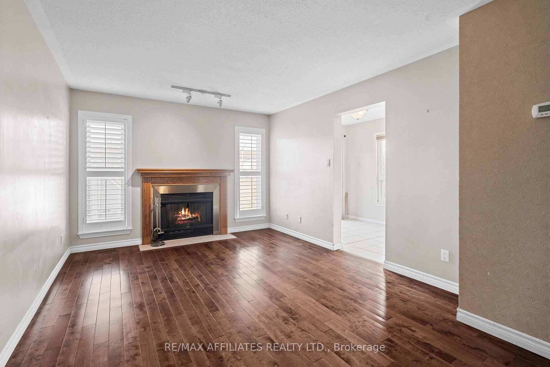 Photo 10 of 49 Markland Crescent, Ottawa, Barrhaven East — HOMEH