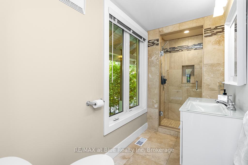 Photo 14 of 147 Carmichael Crescent, Blue Mountains — HOMEH