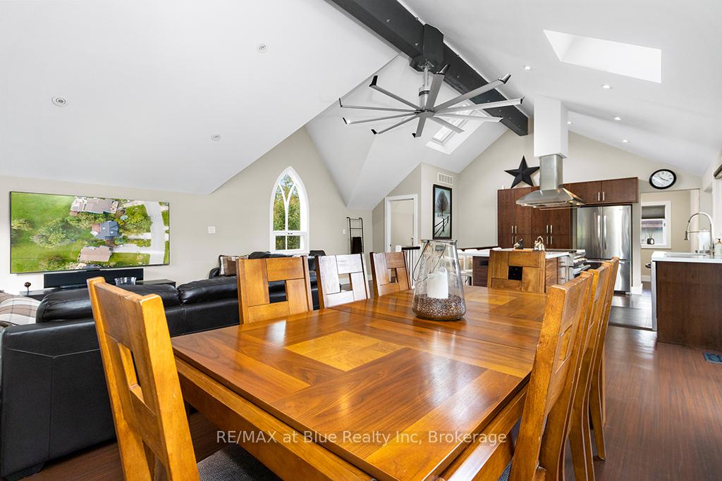 Photo 24 of 147 Carmichael Crescent, Blue Mountains — HOMEH