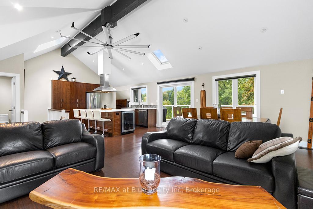 Photo 30 of 147 Carmichael Crescent, Blue Mountains — HOMEH