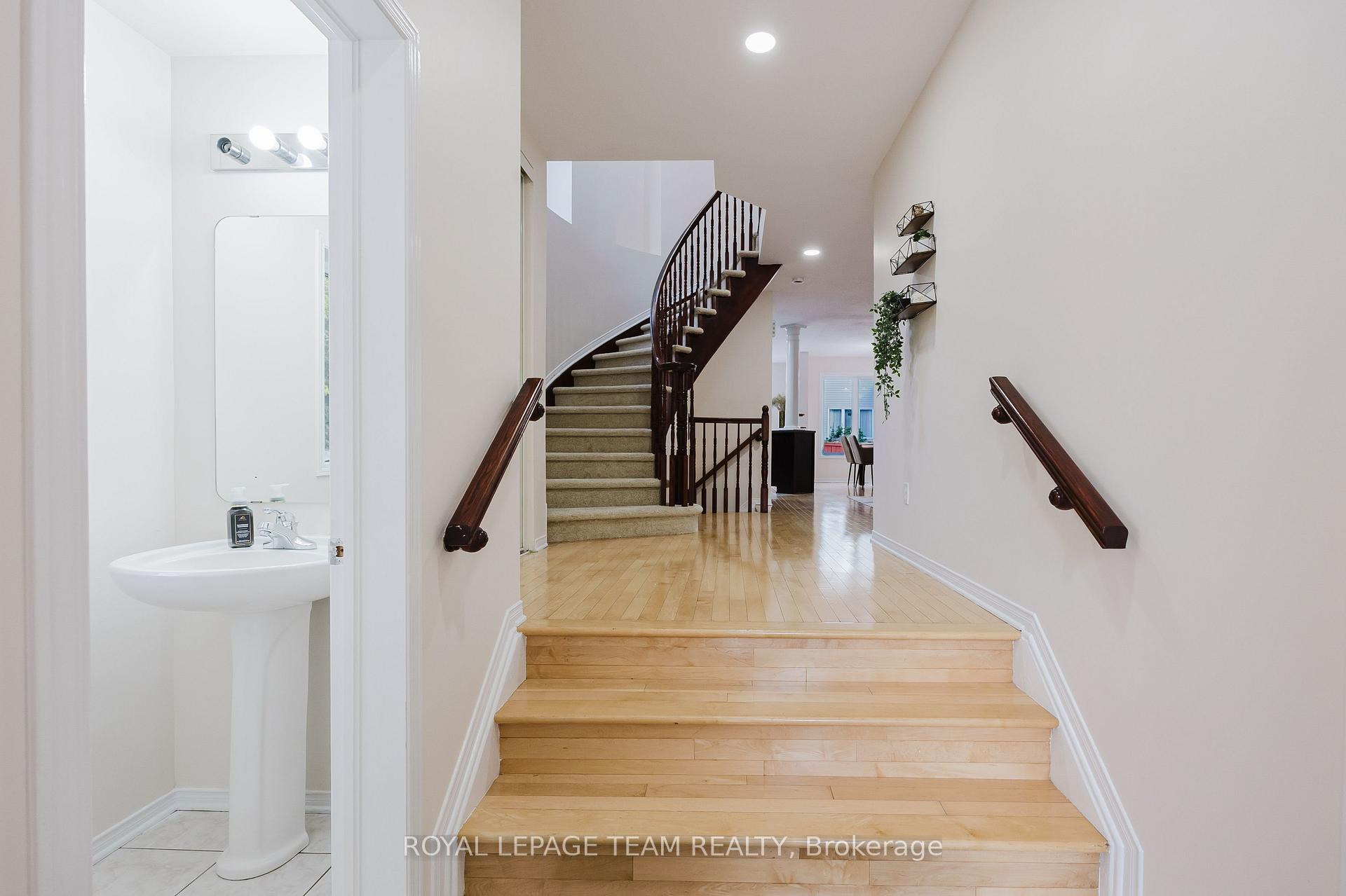 Photo 3 of 11 Villandry Street, Ottawa, Barrhaven East — HOMEH