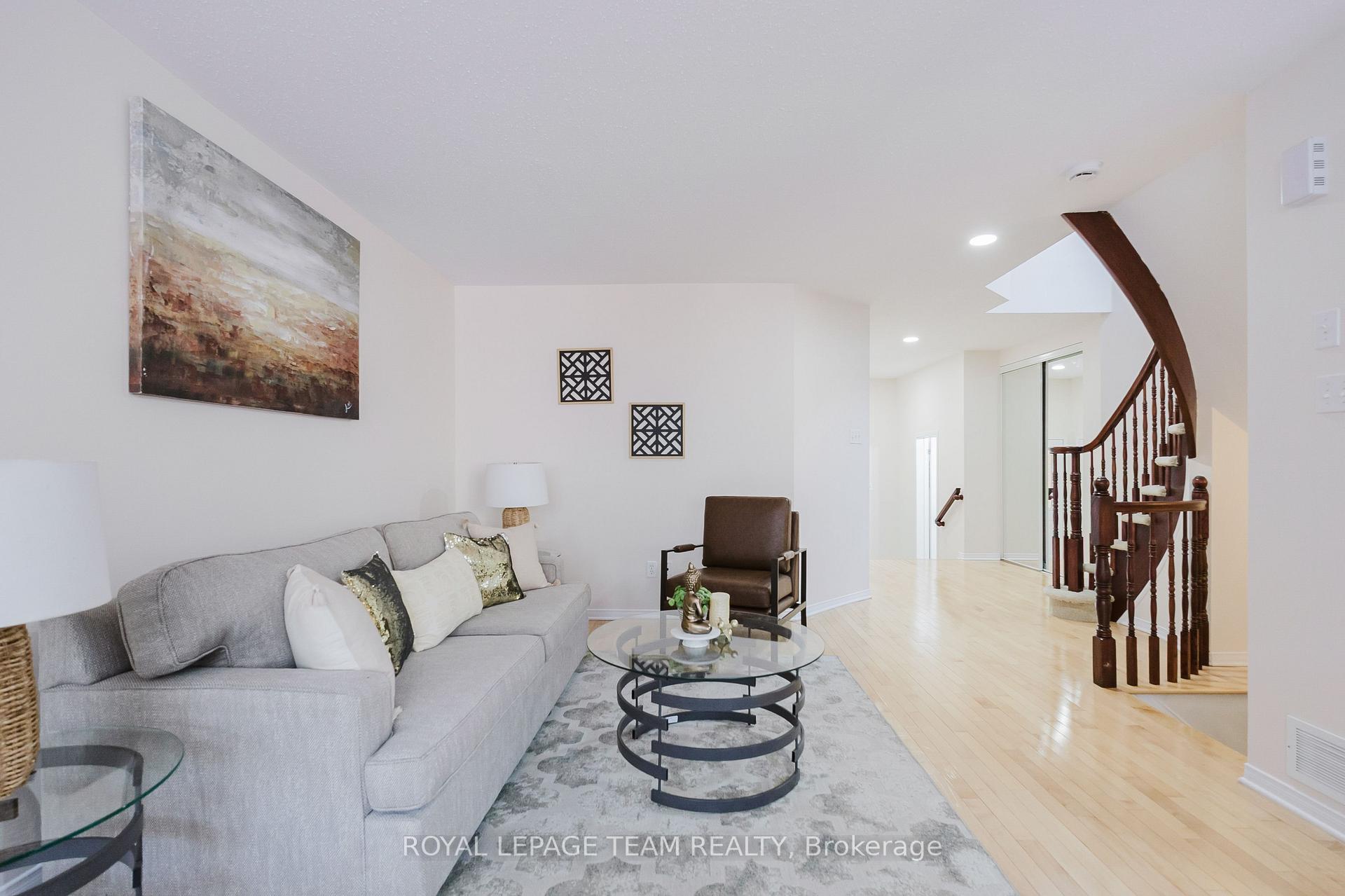 Photo 6 of 11 Villandry Street, Ottawa, Barrhaven East — HOMEH