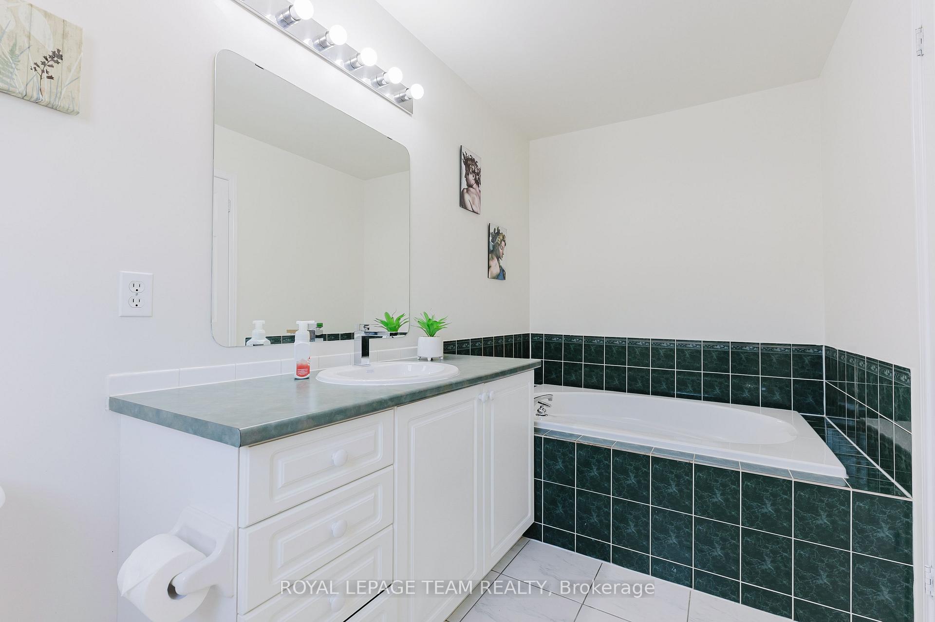 Photo 21 of 11 Villandry Street, Ottawa, Barrhaven East — HOMEH