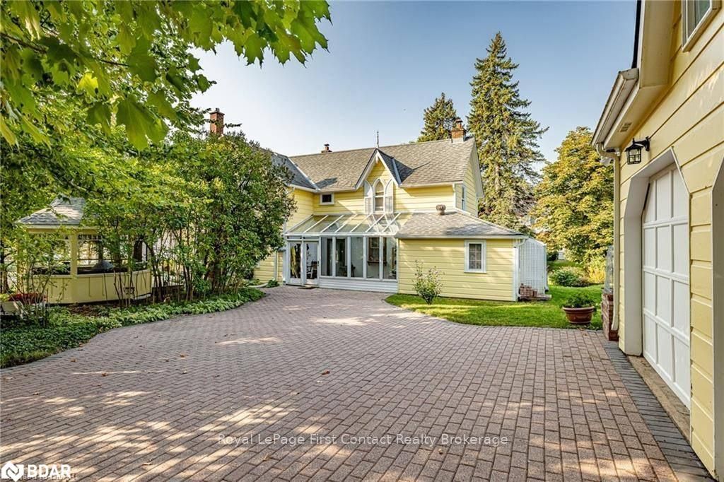 Photo 1 of 230 Kempenfelt Drive, Barrie, North Shore — HOMEH