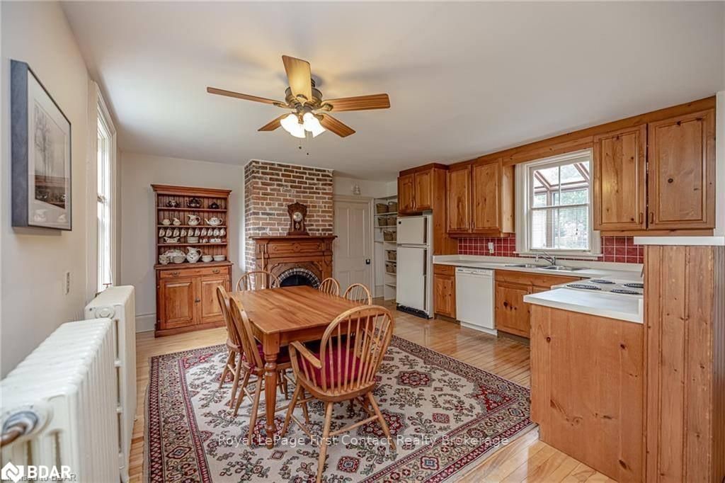 Photo 12 of 230 Kempenfelt Drive, Barrie, North Shore — HOMEH