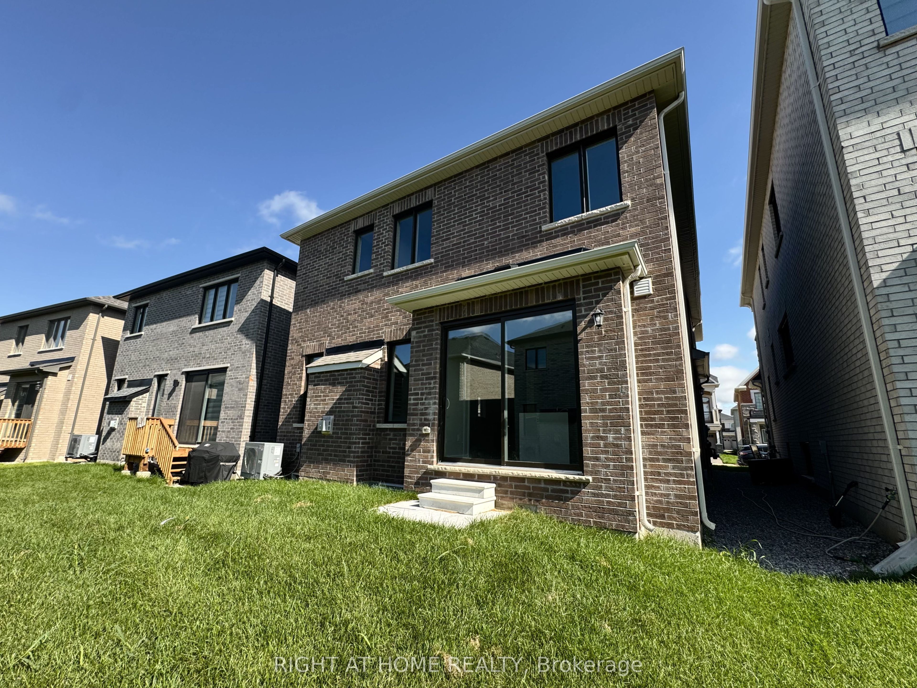 Photo 94 of 1267 Temperance Crescent, Milton, Bowes — HOMEH