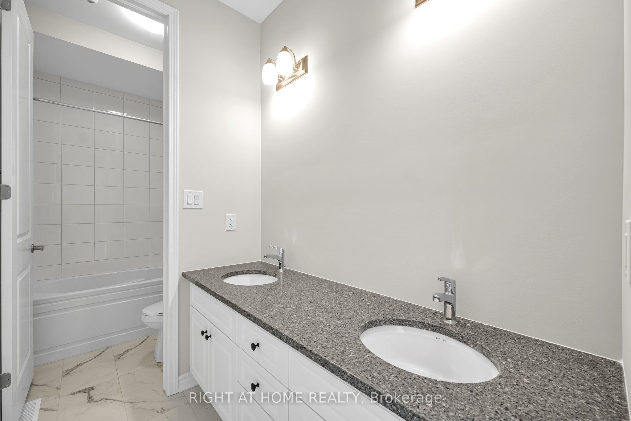 Photo 85 of 1267 Temperance Crescent, Milton, Bowes — HOMEH