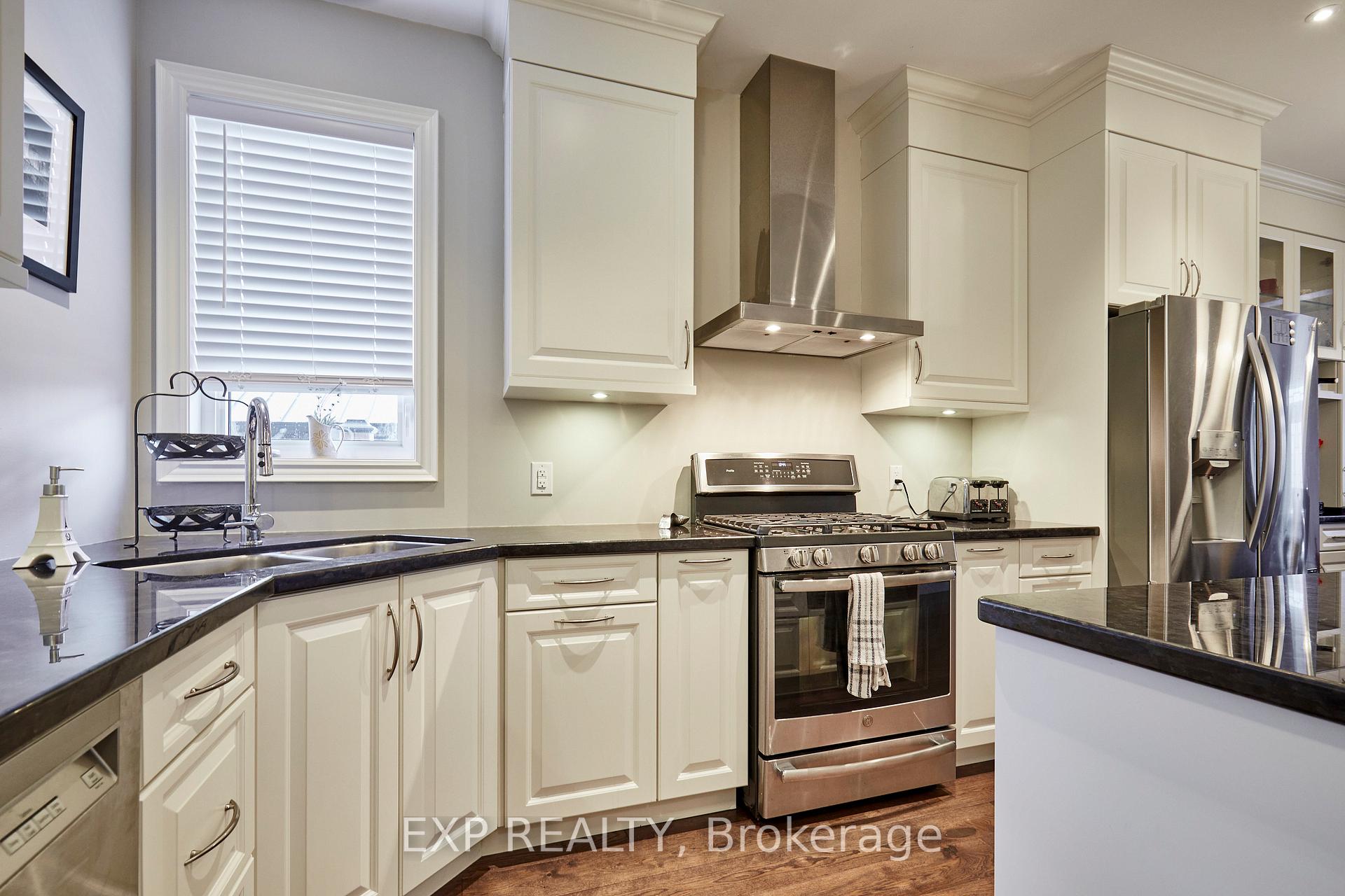 Photo 6 of 3 Bill Hutchinson Crescent, Clarington, Bowmanville — HOMEH