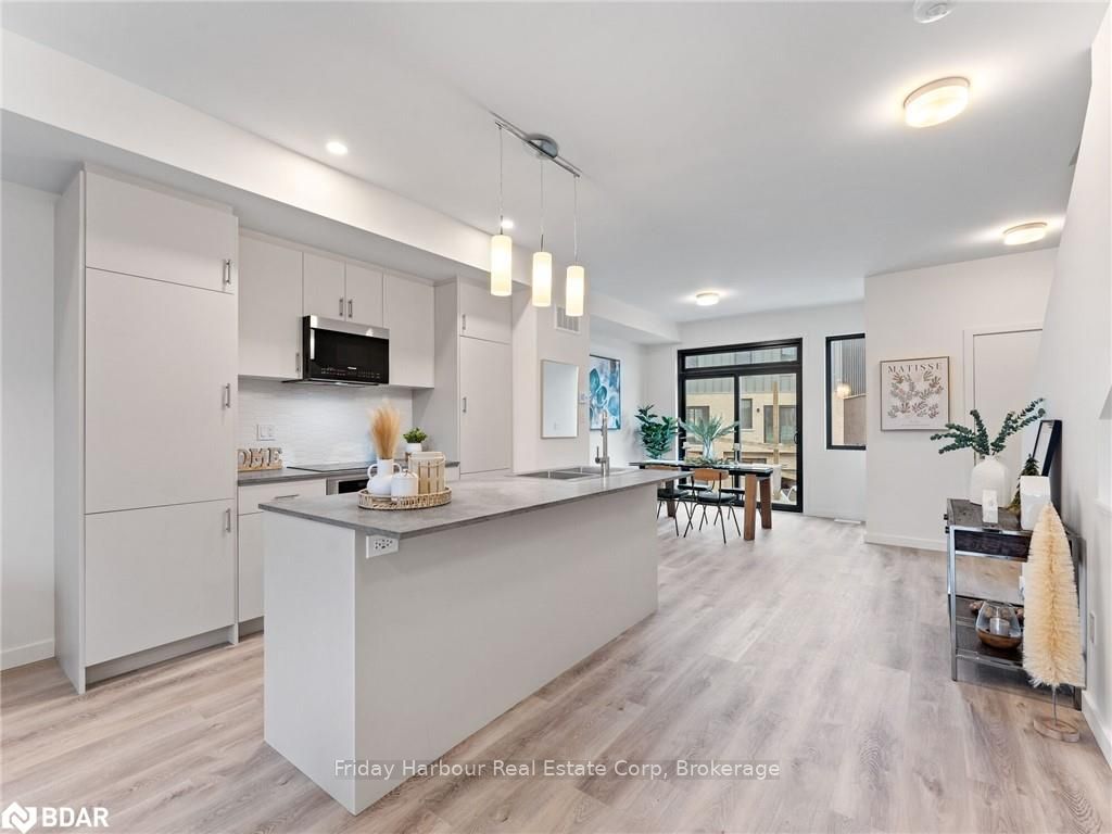 Photo 14 of 30 Rainwater Lane, Barrie, Holly — HOMEH