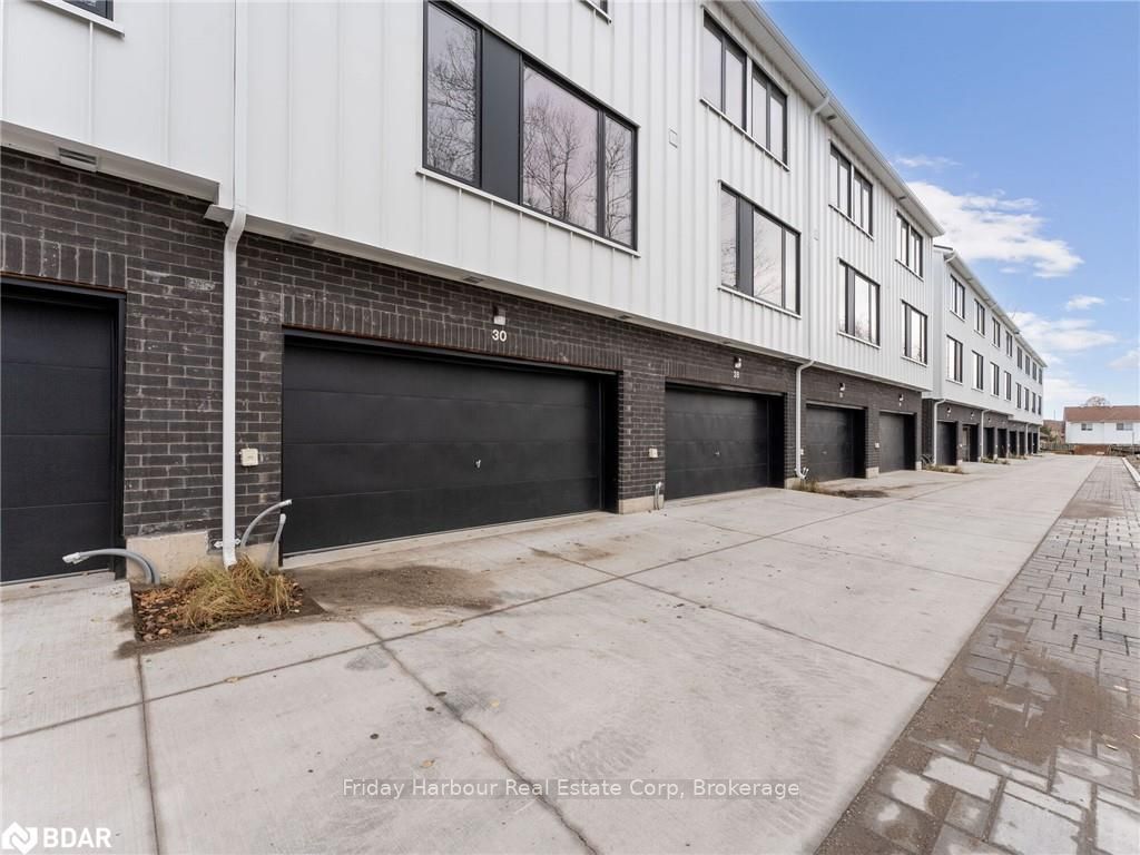 Photo 29 of 30 Rainwater Lane, Barrie, Holly — HOMEH