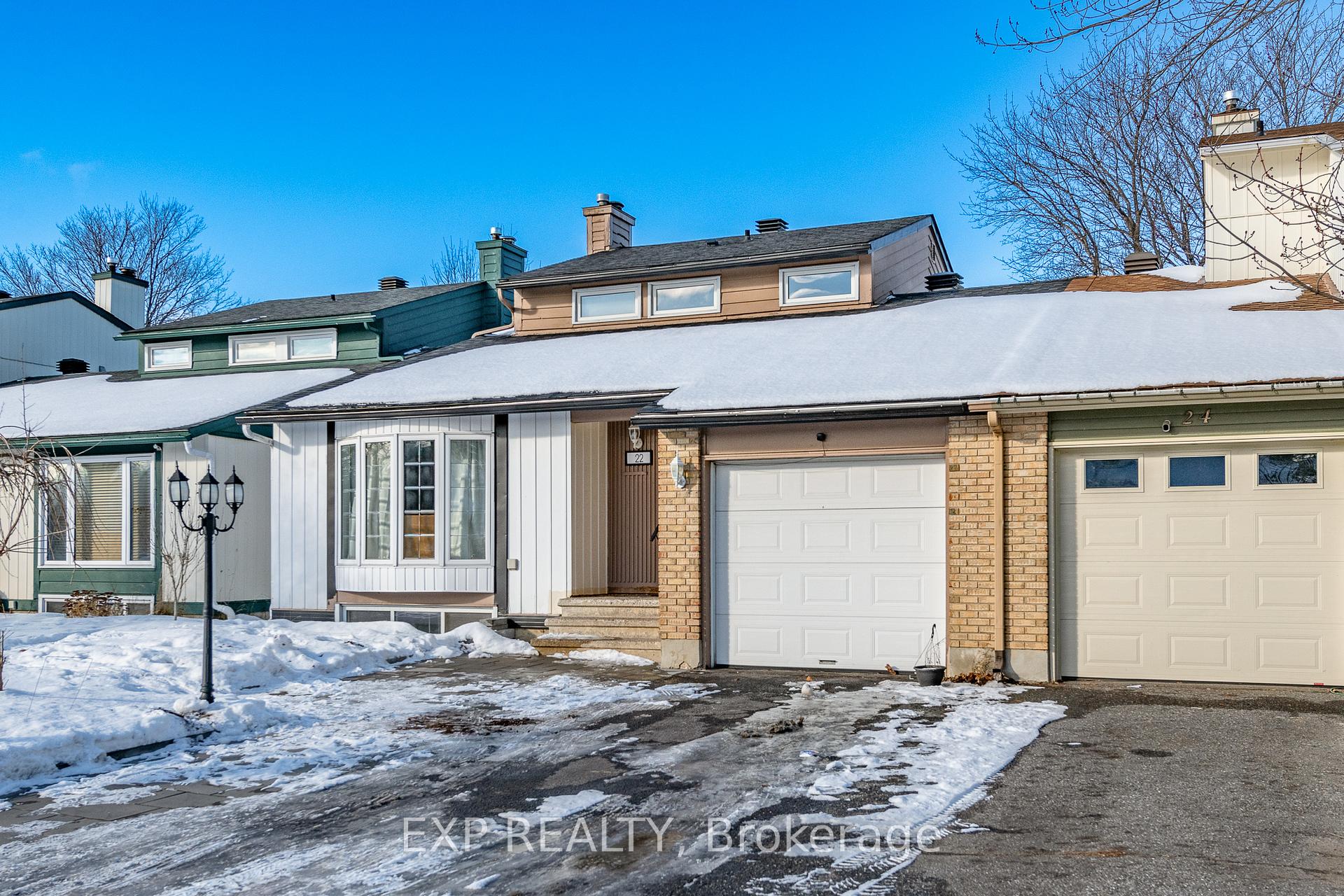 Photo 1 of 22 Burnetts Grove Circle S, Ottawa, Barrhaven - Pheasant Run — HOMEH
