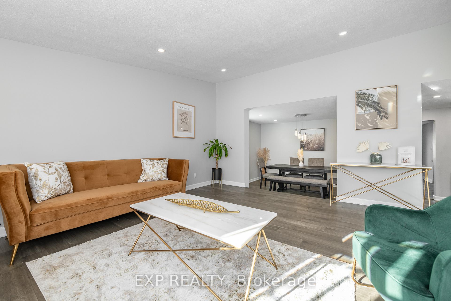 Photo 6 of 22 Burnetts Grove Circle S, Ottawa, Barrhaven - Pheasant Run — HOMEH